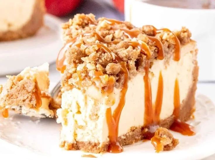 Apple Crisp Cheesecake