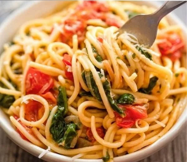 Delicious One-Pot Pasta with Spinach prepared in a single pot