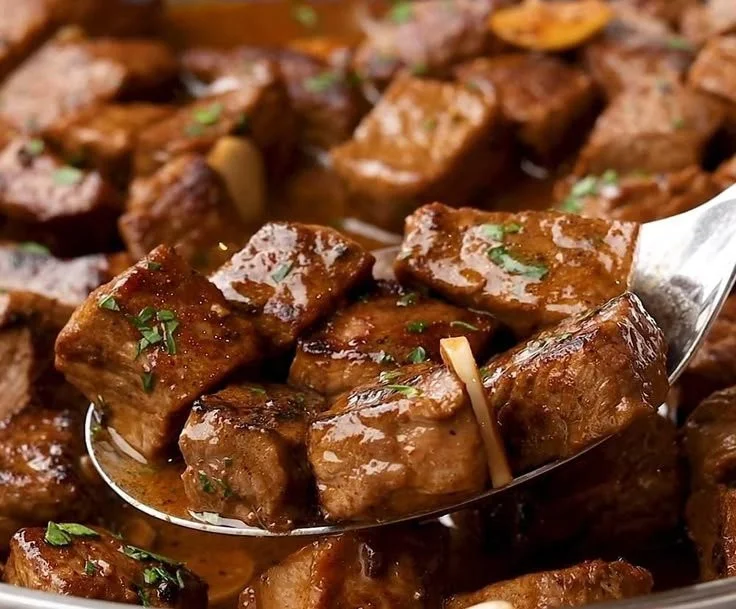 Succulent garlic butter steak bites served in a skillet