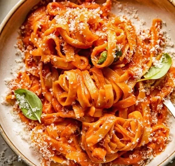Italian Tagliatelle with Pancetta, Basil and Mozzarella